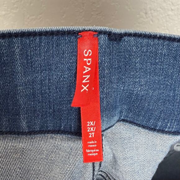 Spanx Women's Kick Flare Pull-On Stretch Jeans in Vintage Indigo Size 2X - Picture 4 of 5